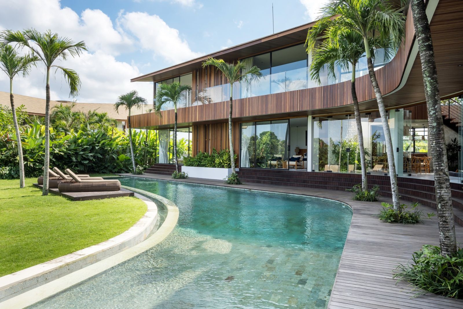 MODERN ISLAND STYLE VILLA